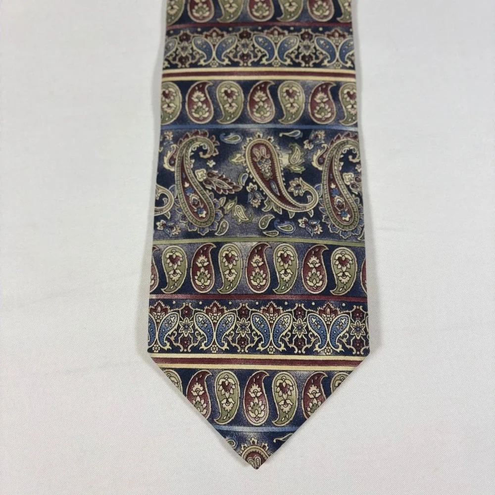 Van Heusen 417 Silk Paisley Tie Navy Blue Burgundy‎ Floral Necktie Grandpacore